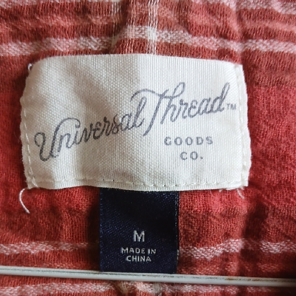 Universal Thread Red Plaid Women Blouse - Picture 3 of 3